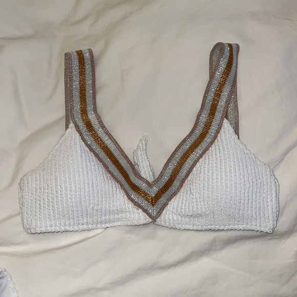 Bikini - Picture 5 of 8